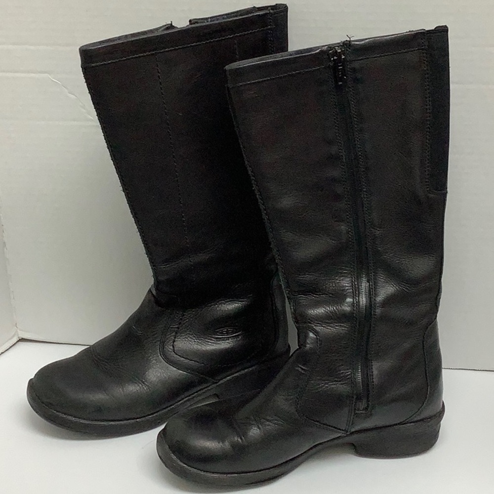KEEN Black leather tall winter boots, size 7, 14” tall